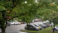 Les caméras pourraient bientôt fleurir dans certains parkings fribourgeois